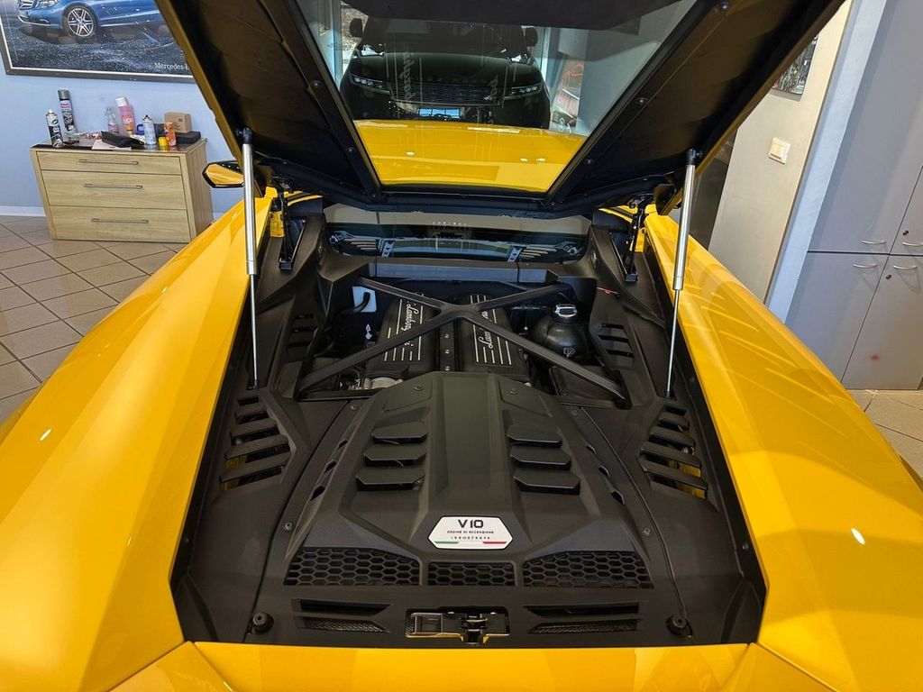 Lamborghini Huracán 2021