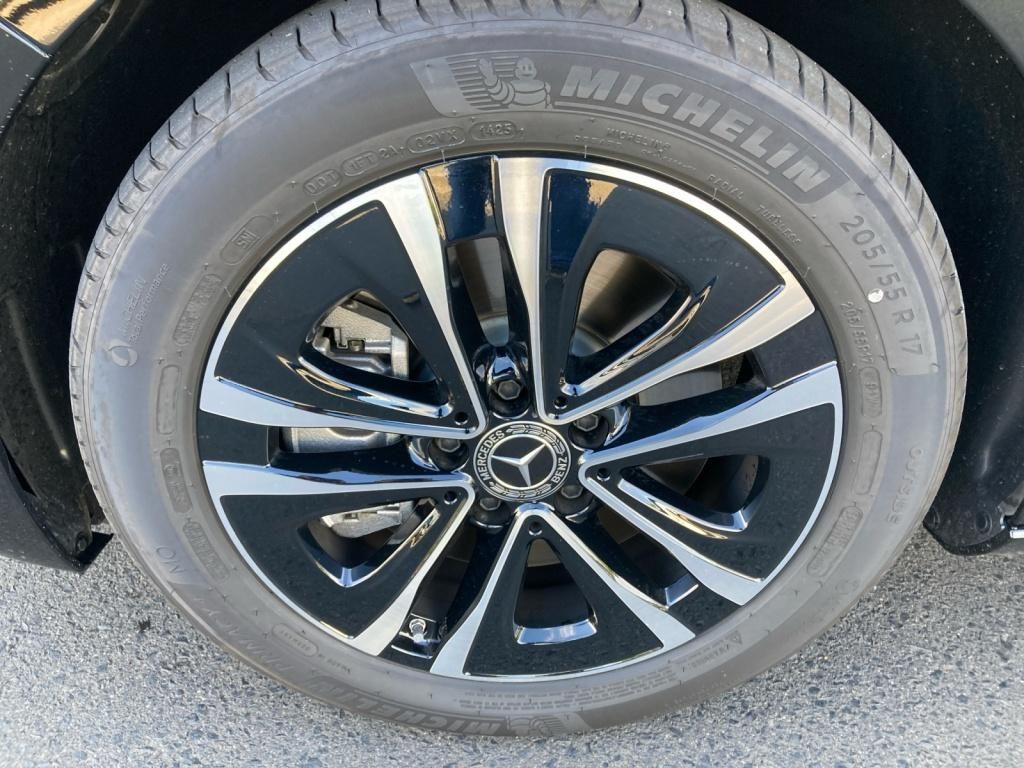 Mercedes-Benz B 250 2025