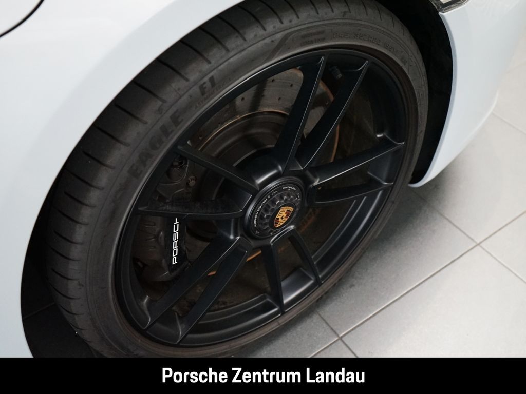 Porsche 992 2024