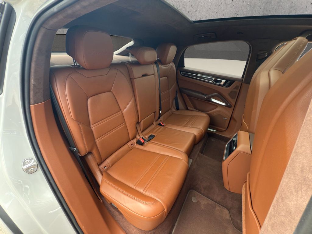 Porsche Cayenne 2022