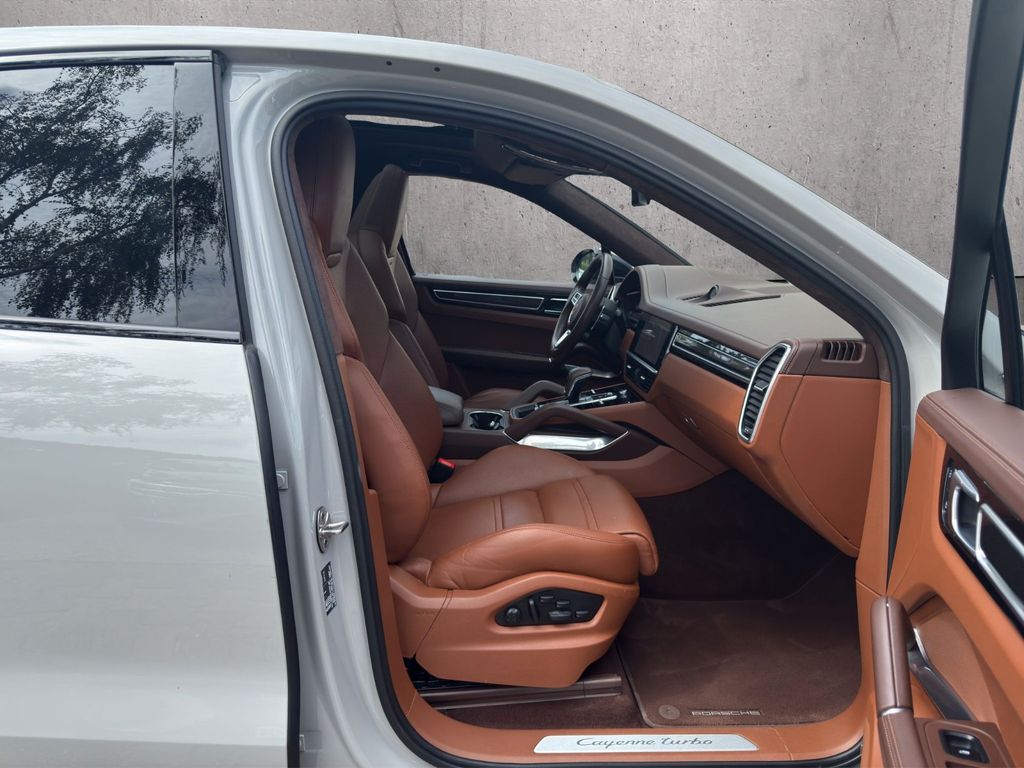 Porsche Cayenne 2022