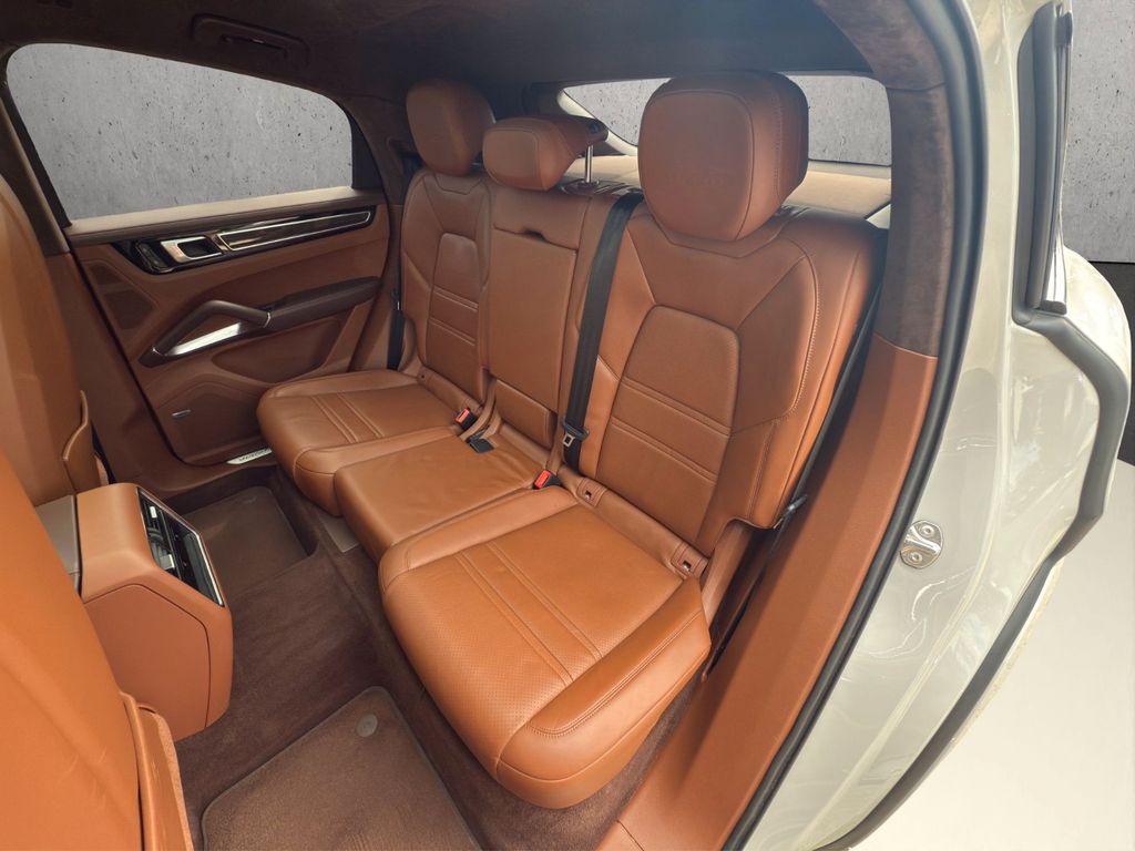 Porsche Cayenne 2022