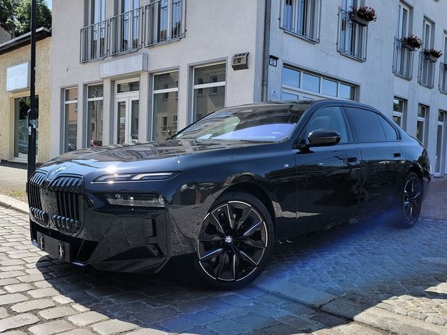 BMW i7 2023