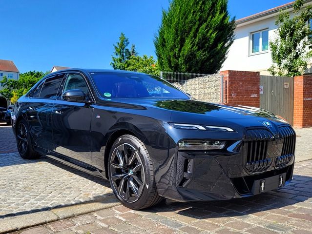 BMW i7 2023