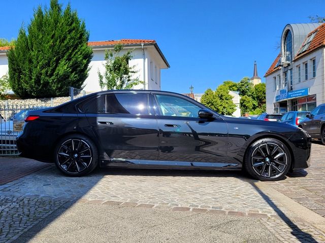 BMW i7 2023