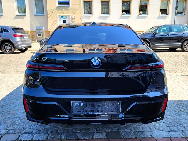 BMW i7 2023