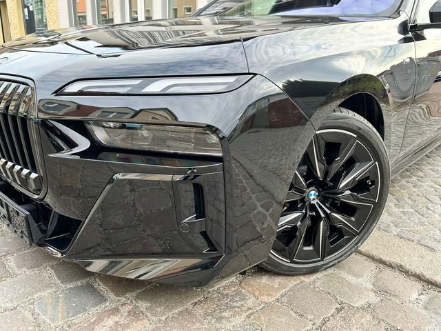 BMW i7 2023