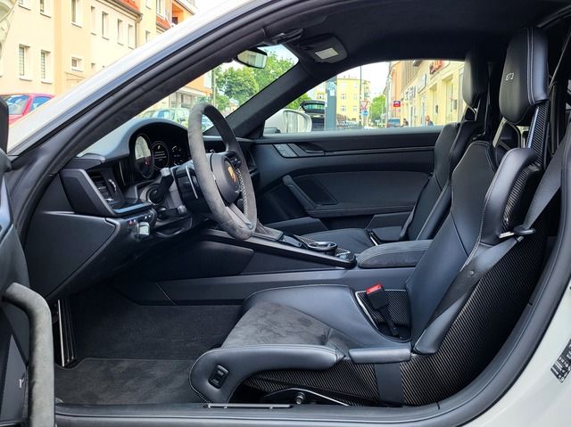Porsche 992 2024