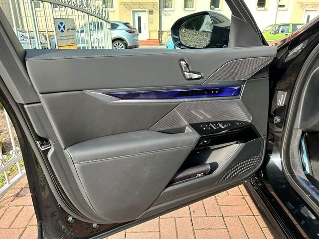 BMW i7 2023