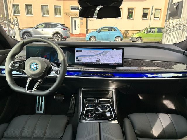 BMW i7 2023