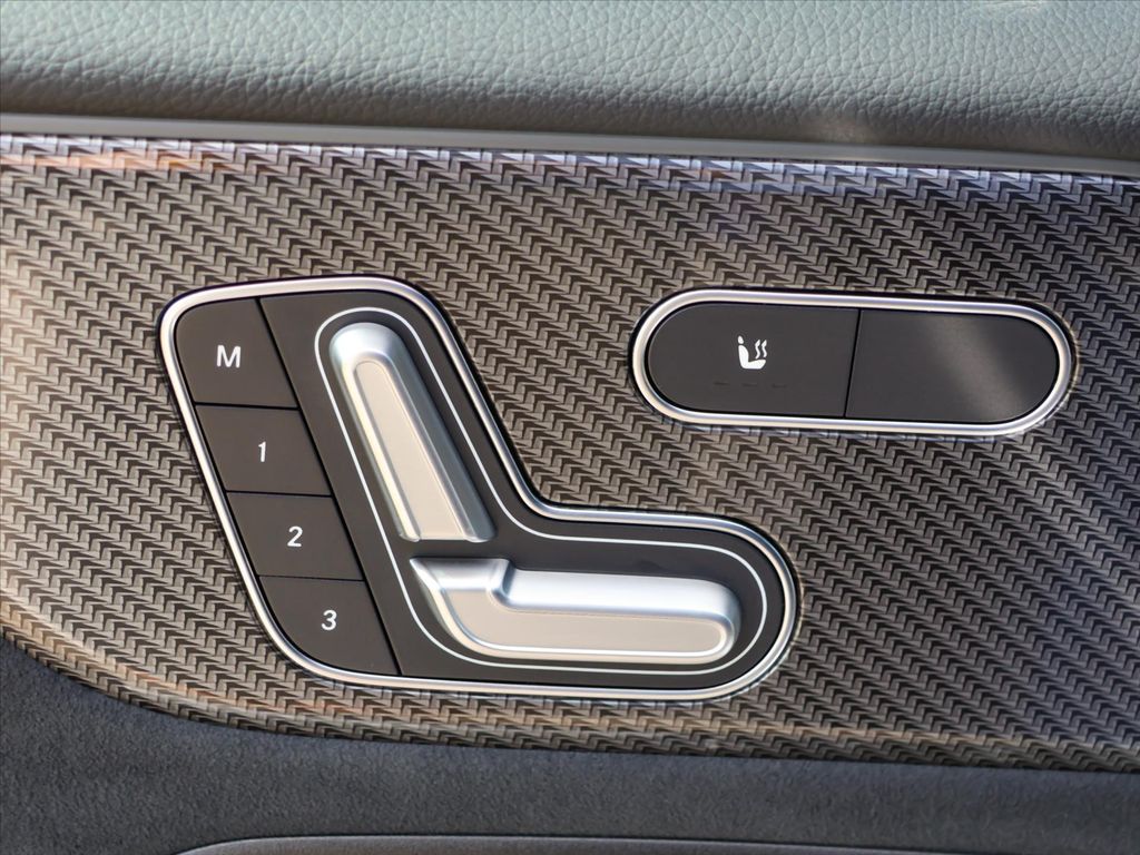 Mercedes-Benz GLB 200 2025