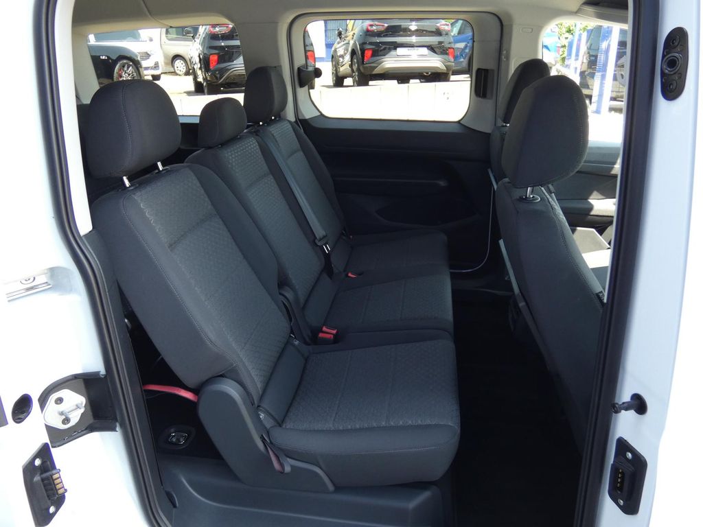 Ford Tourneo Connect 2025