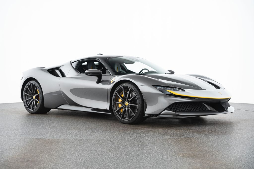 Ferrari SF90 2025