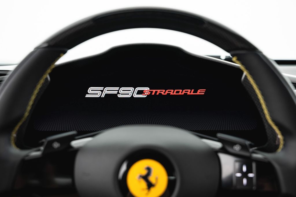 Ferrari SF90 2025
