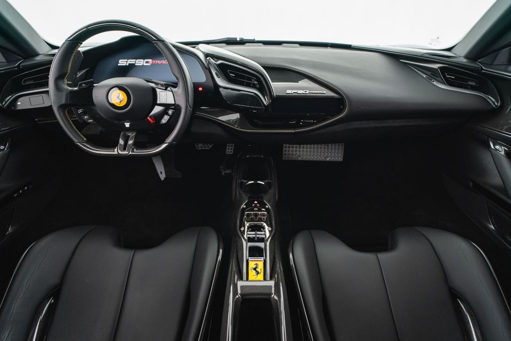 Ferrari SF90 2025