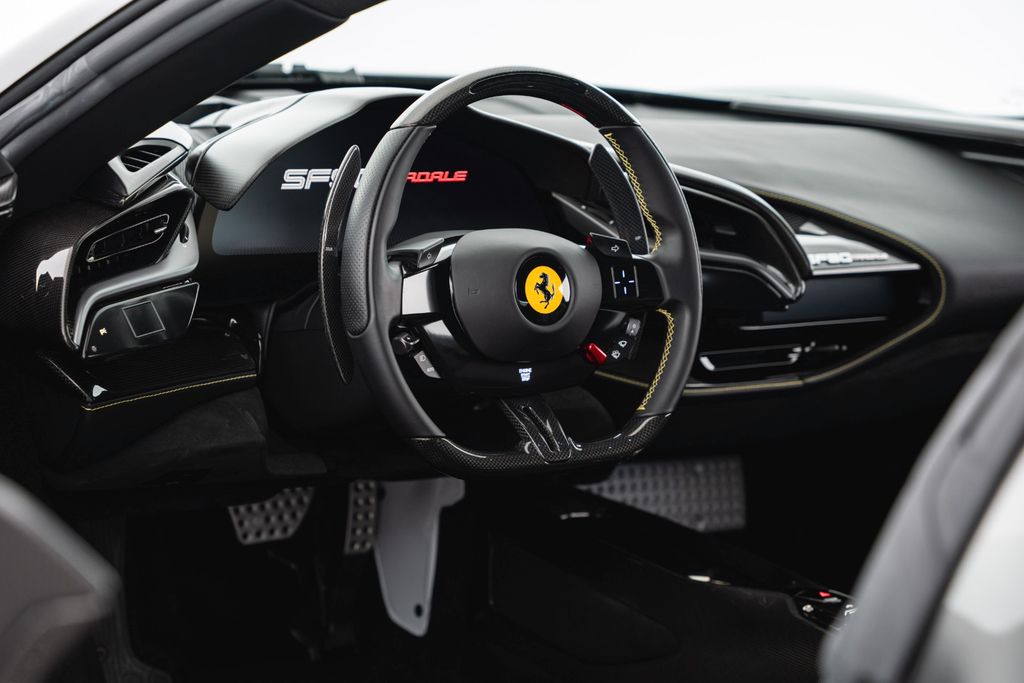 Ferrari SF90 2025