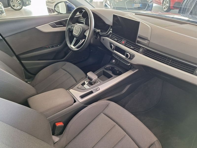 Audi A4 2023