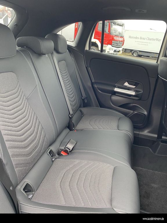 Mercedes-Benz GLA 180 2025