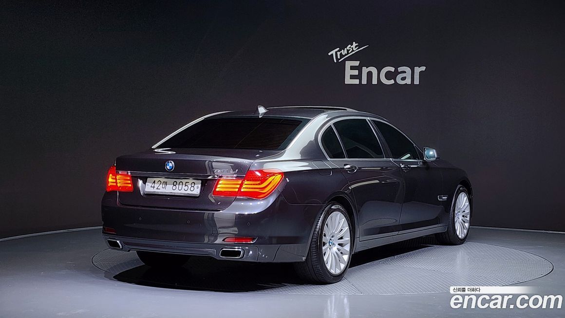 BMW 7-Series 2011
