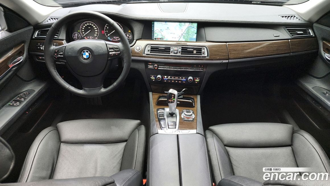 BMW 7-Series 2011