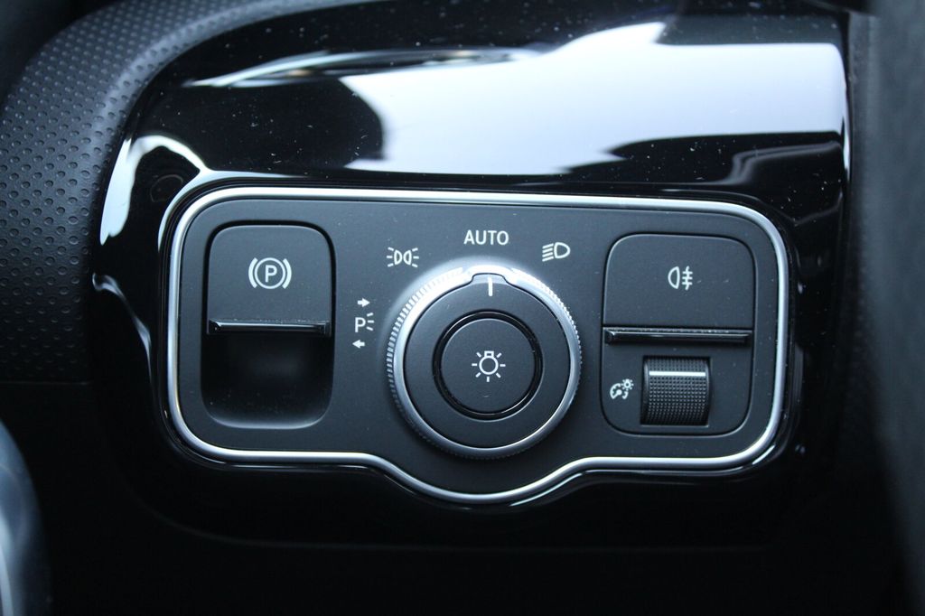 Mercedes-Benz CLA 200 2024