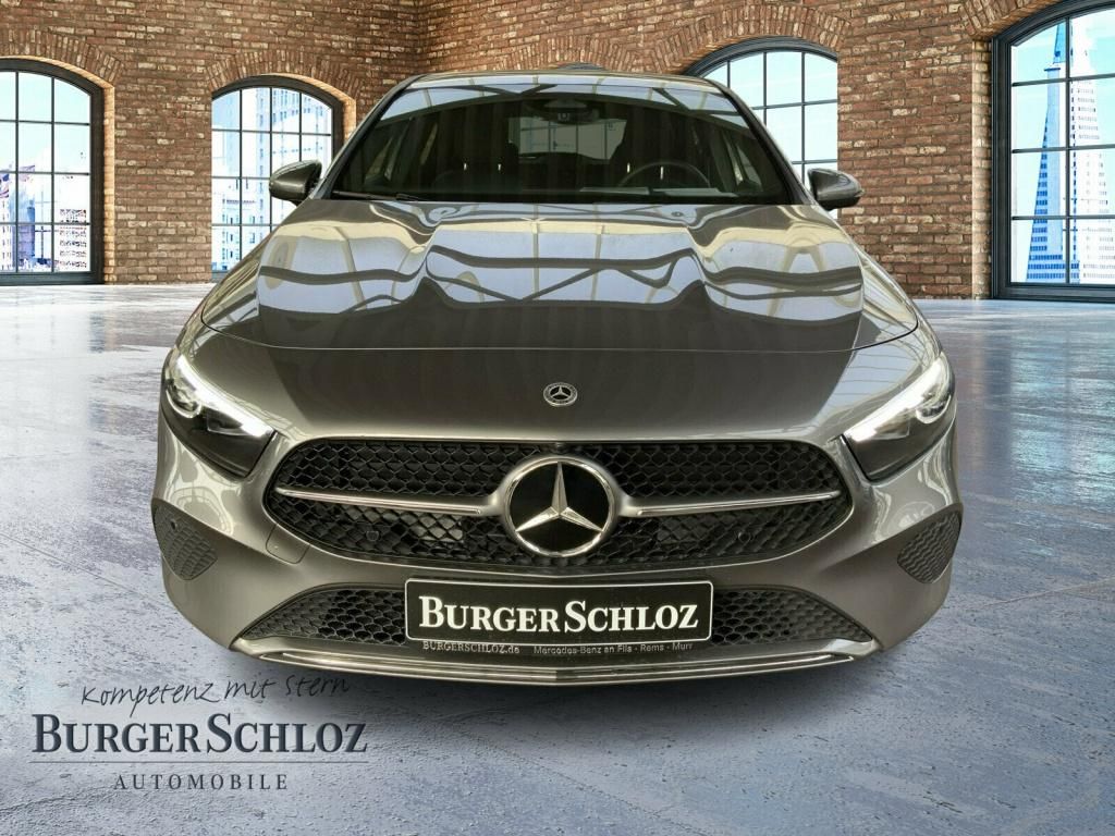 Mercedes-Benz A 200 2025