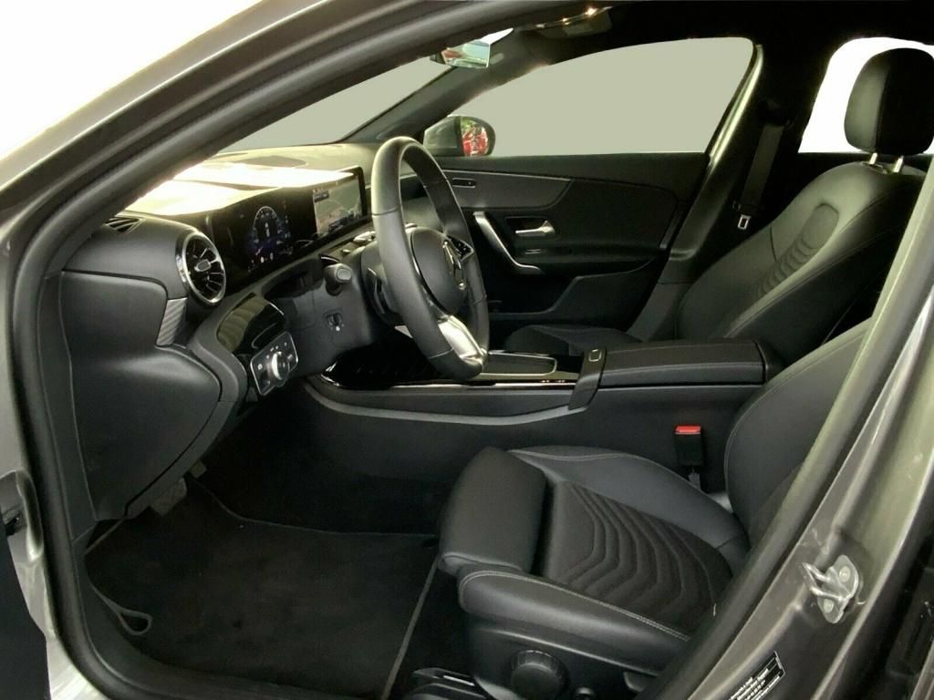 Mercedes-Benz A 200 2025