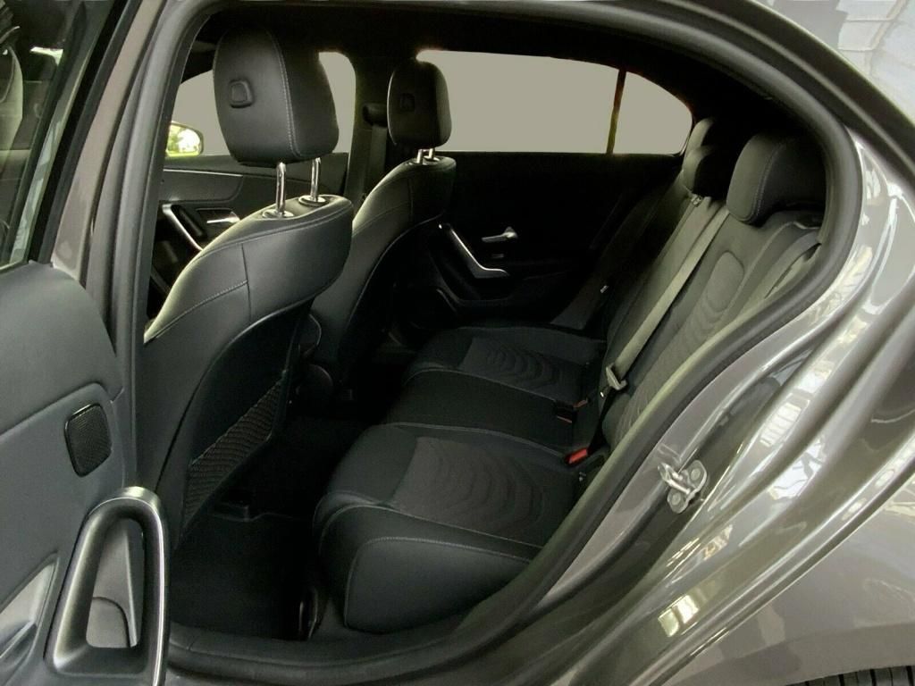 Mercedes-Benz A 200 2025