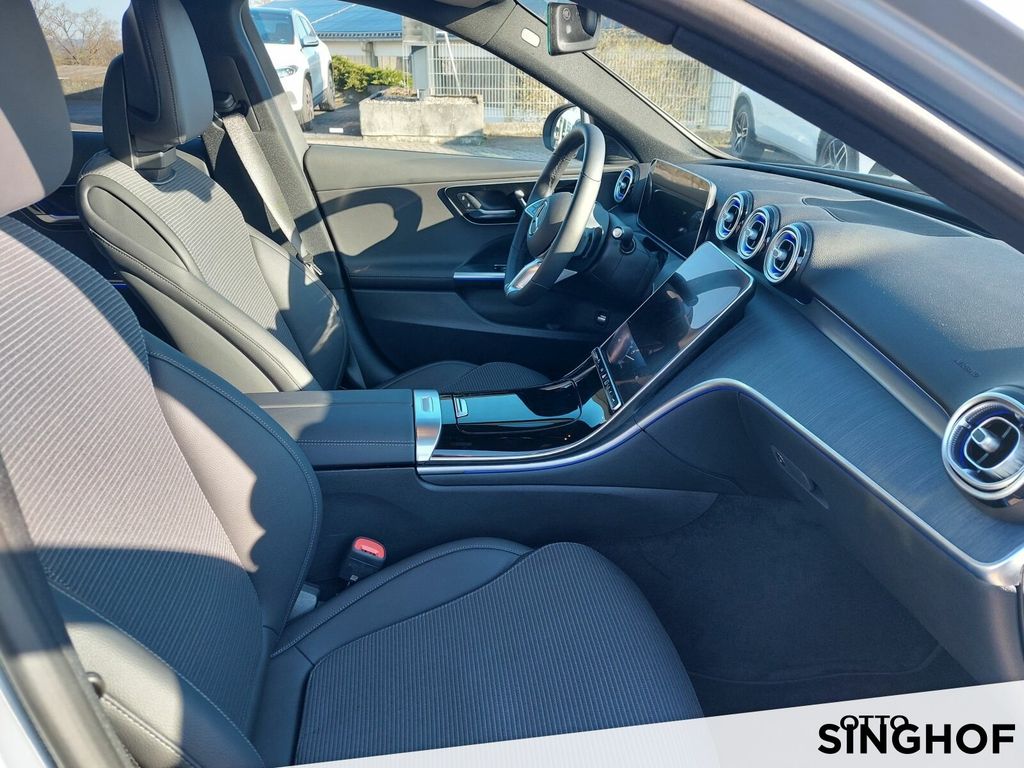 Mercedes-Benz C 220 2025
