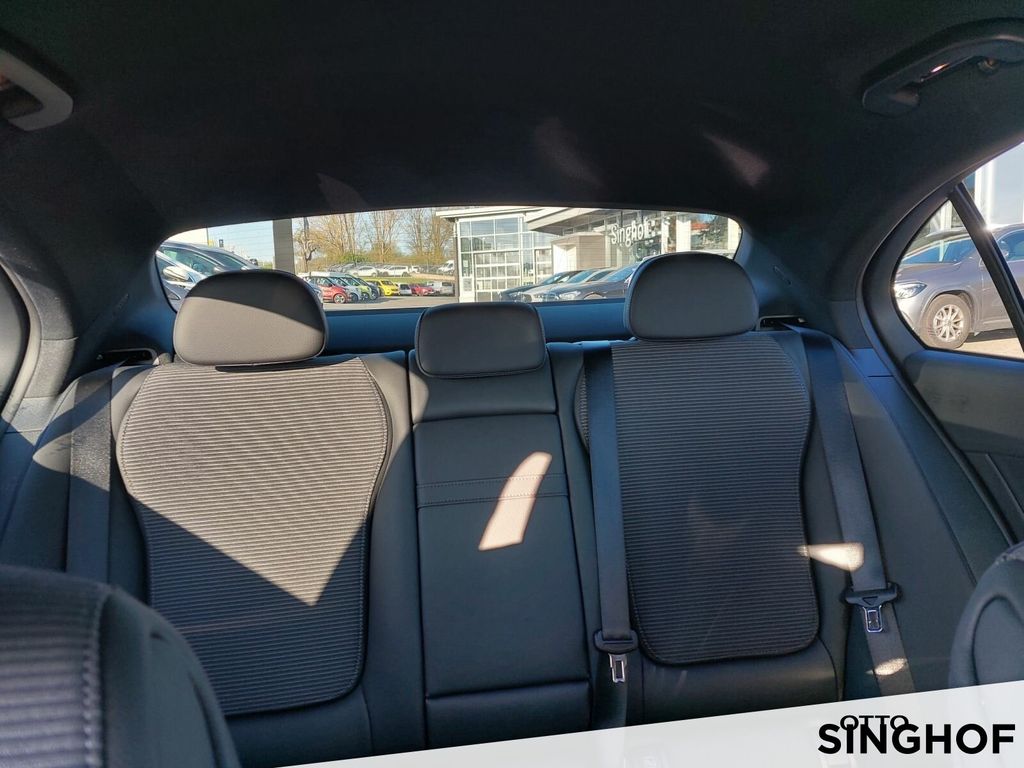 Mercedes-Benz C 220 2025