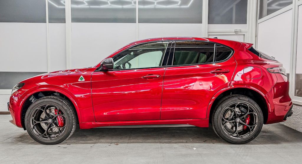 Alfa Romeo Stelvio 2025