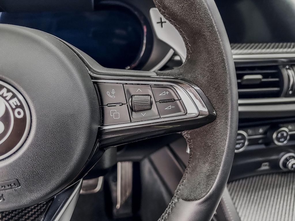 Alfa Romeo Stelvio 2025