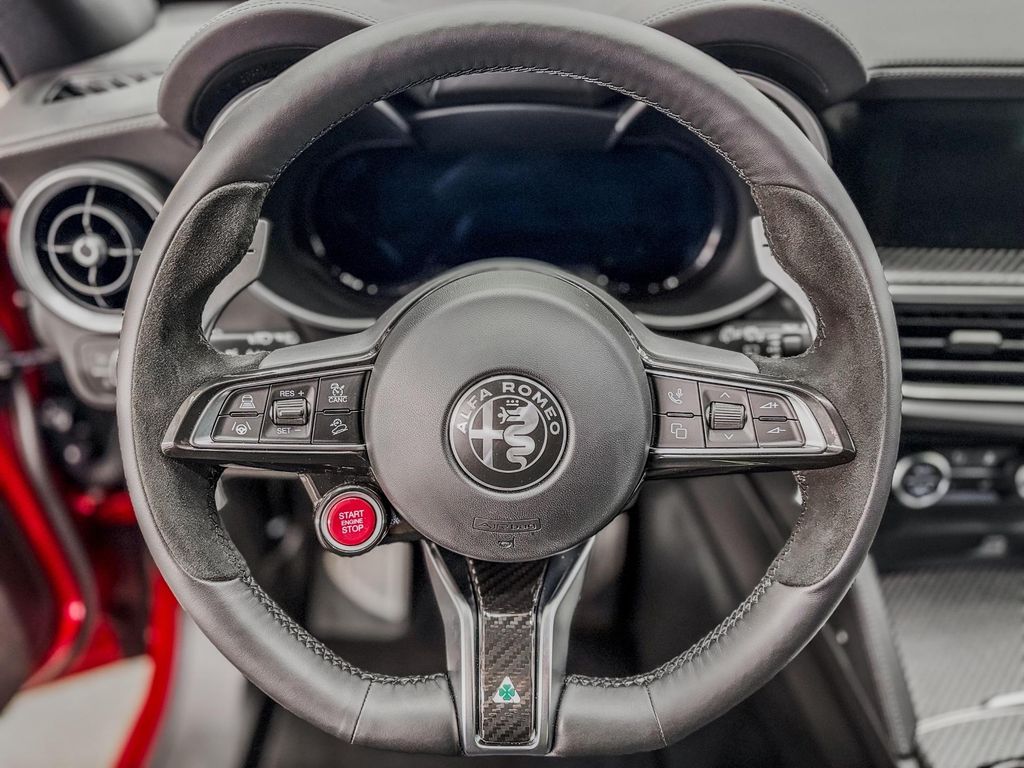 Alfa Romeo Stelvio 2025