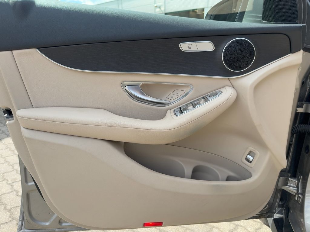 Mercedes-Benz GLC 300 2021