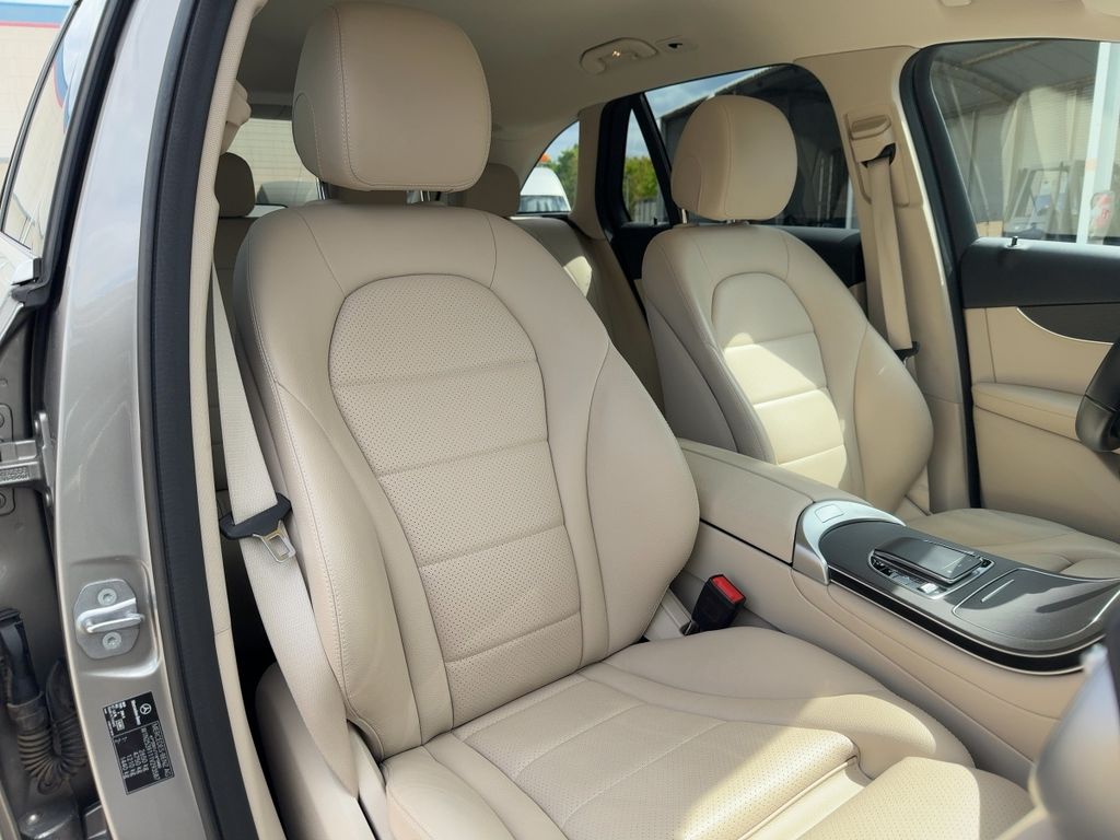 Mercedes-Benz GLC 300 2021