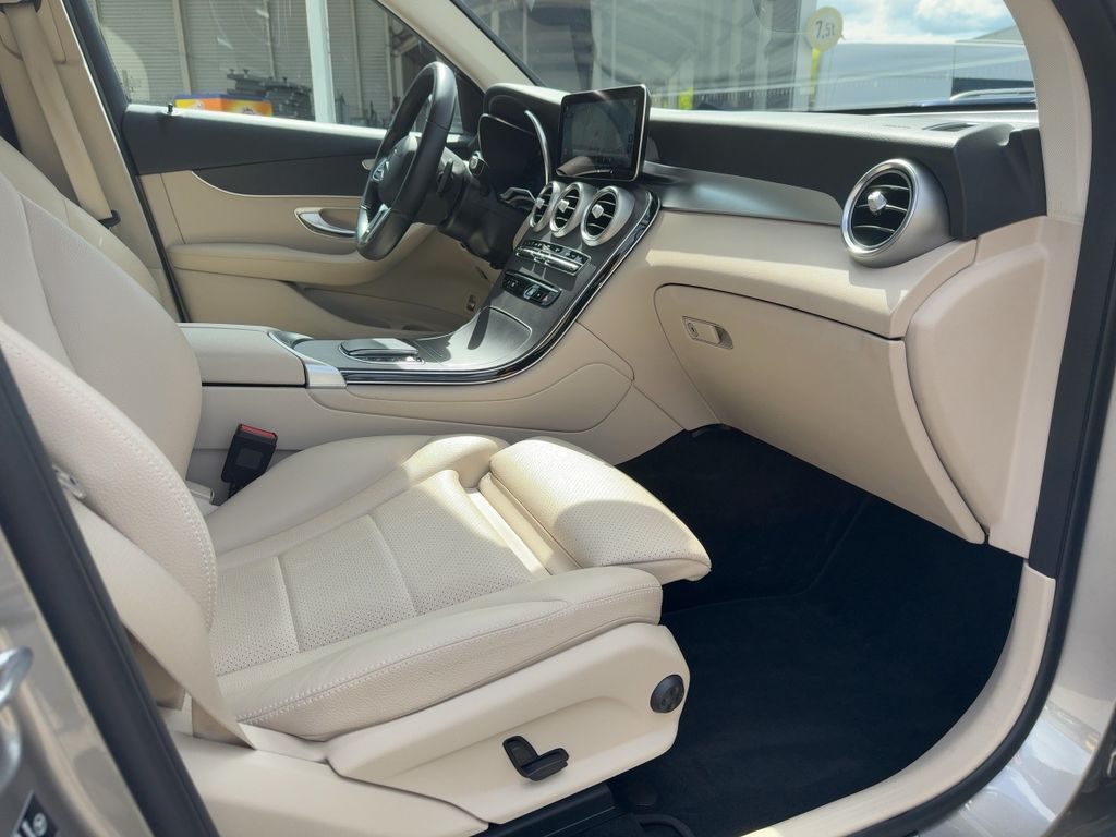 Mercedes-Benz GLC 300 2021