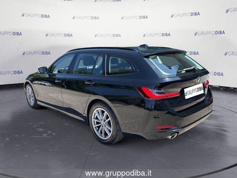 BMW 318 2024