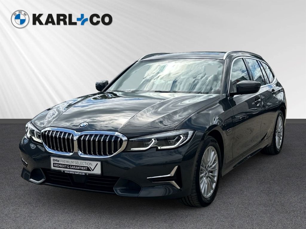 BMW 330 2022