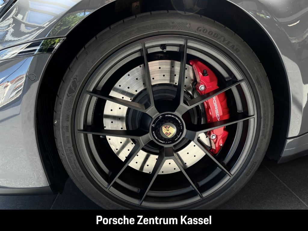 Porsche 992 2025