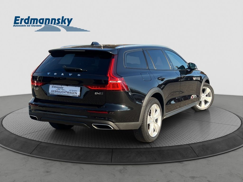 Volvo V60 Cross Country 2022