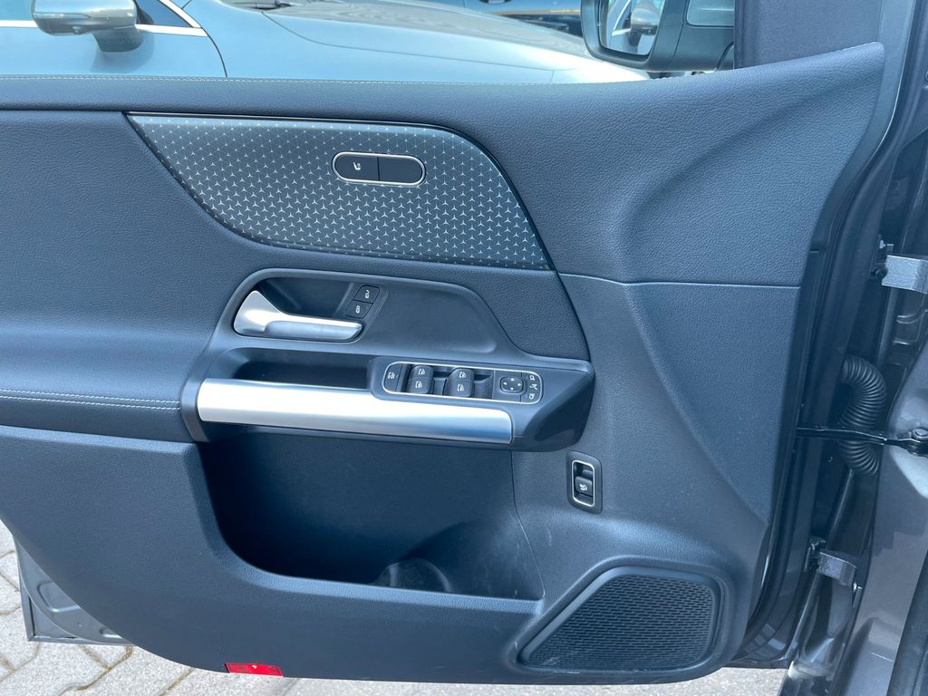 Mercedes-Benz B 200 2024