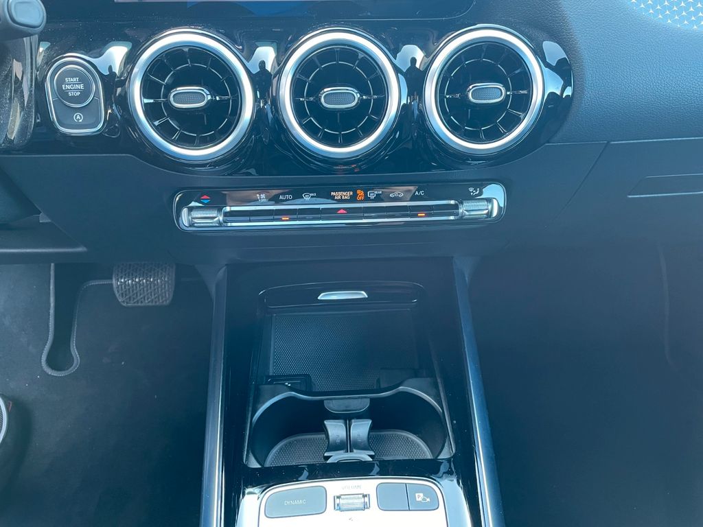 Mercedes-Benz B 200 2024