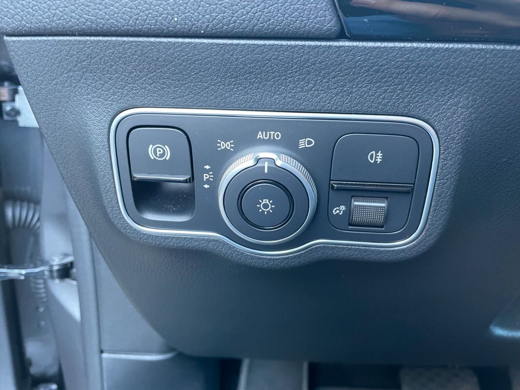 Mercedes-Benz B 200 2024