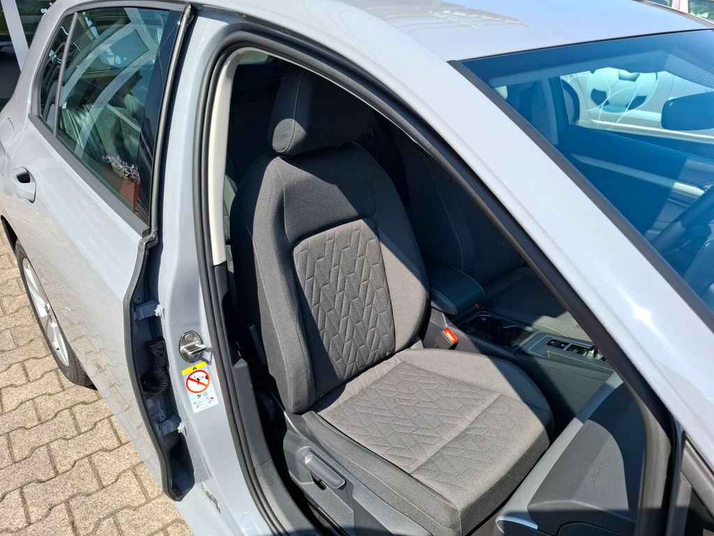 Volkswagen Golf 2024