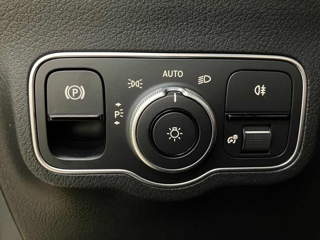 Mercedes-Benz B 250 2024