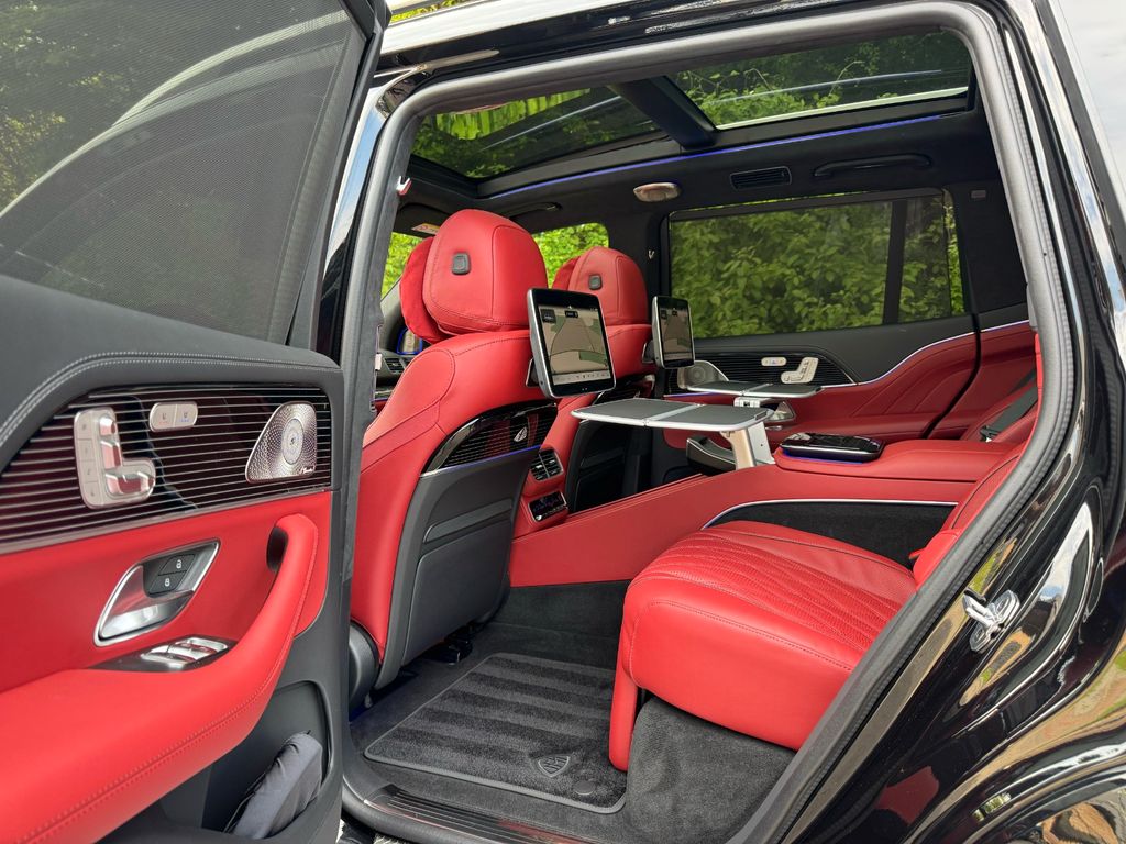 Mercedes-Benz GLS 600