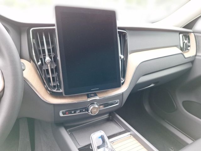 Volvo XC60 2025