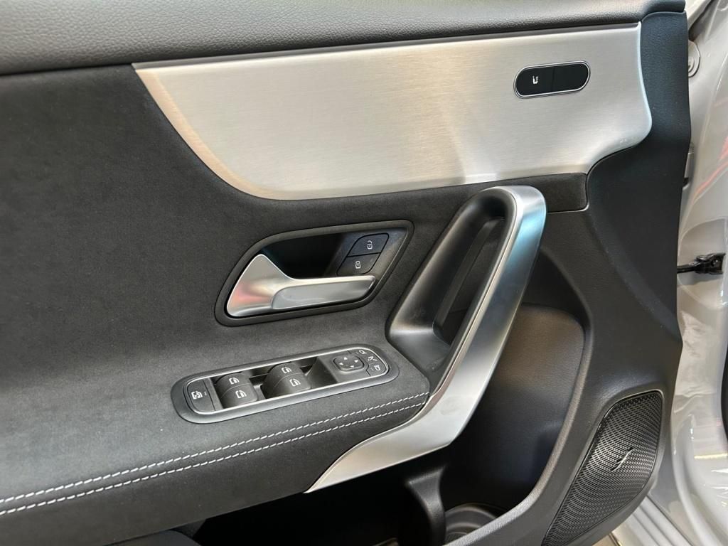 Mercedes-Benz A 180 2025