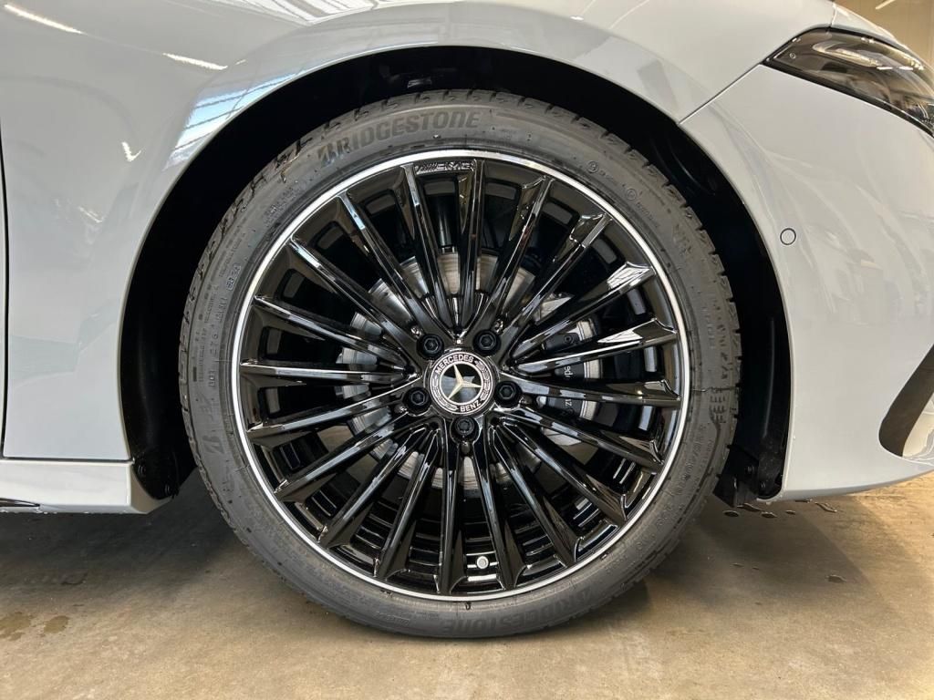 Mercedes-Benz A 180 2025