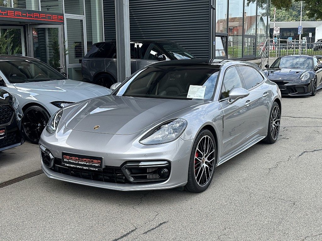 Porsche Panamera 2021